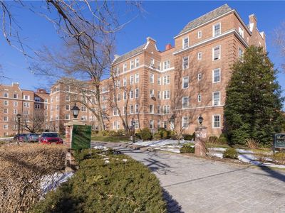 9 Midland Gardens #2A, Bronxville, NY, 10708
