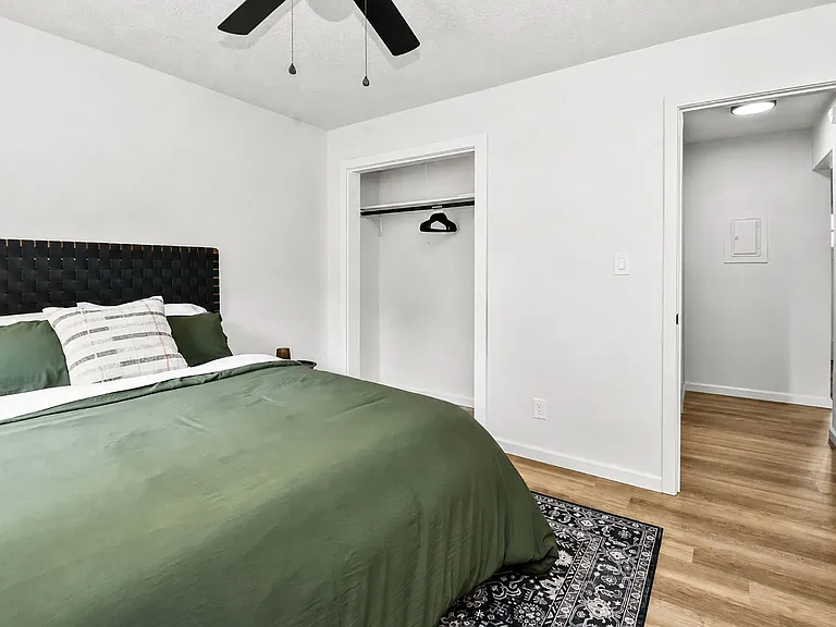 2035 S Florence Ave — Photo 10