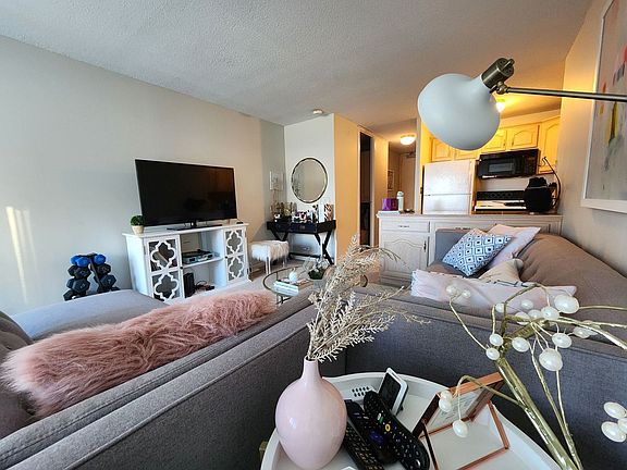4th image of 2728 N Hampden Ct APT 803