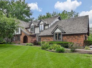 3 Buckingham Dr, Sugar Grove, IL 60554