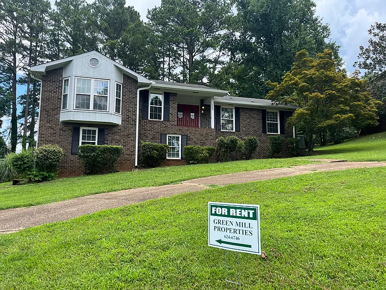 1705 Springview Ln — Photo 2