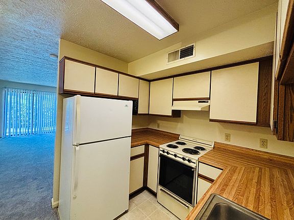 5th image of 1402F University City Blvd