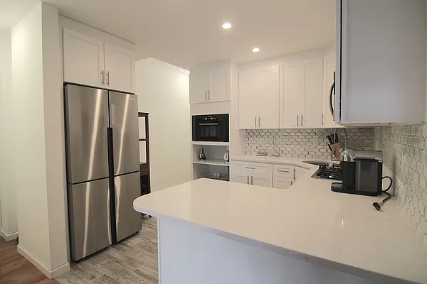 Rented by Compass | media 25