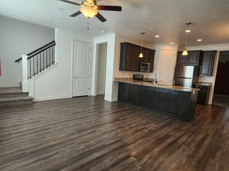 663 N 150 E #51 — Photo 3