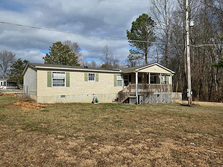 258 Dartmoor Dr — Photo 1