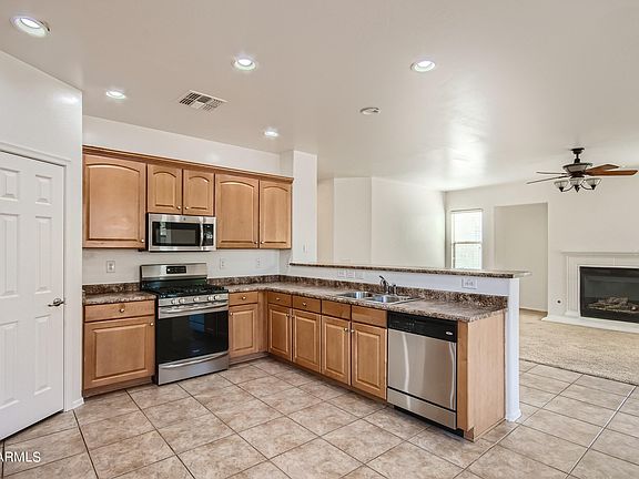 4th image of 2318 E EBONY Drive