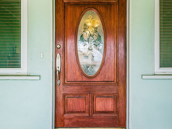 2nd image of 10610 Key West St