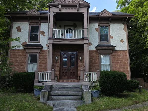 19 Walnut St Unit 1F, Leominster, MA 01453
