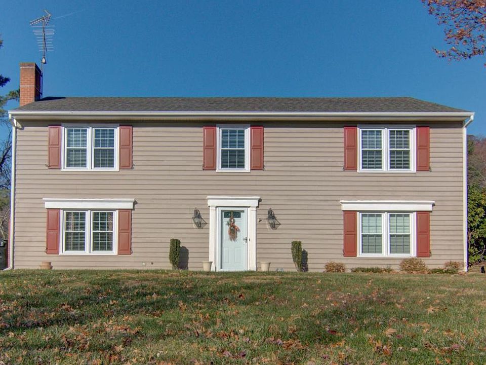 1st image of 6607 Old Barn Cir