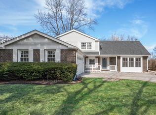 2540 Happy Hollow Rd, Glenview, IL 60026