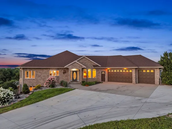 25329 182nd St, Spirit Lake, IA 51360