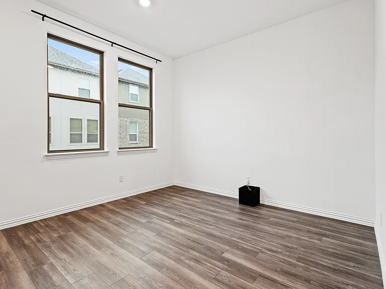 7521 Laburnam Rd — Photo 20