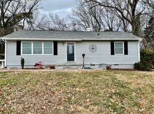 104 W Arrowwood Rd, Oak Ridge, TN 37830