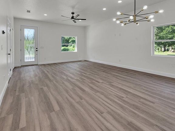 5th image of 558 WALLACE STREET