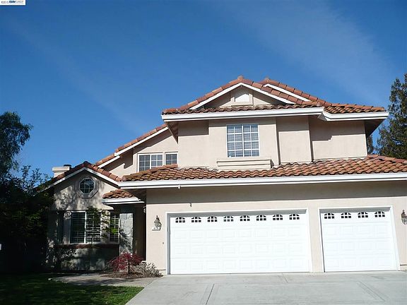 5th image of 482 Knottingham Cir