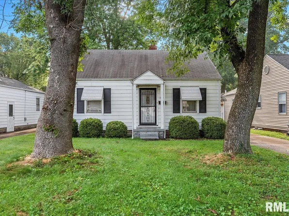 2920 S 4th St, Southern View, IL 62703