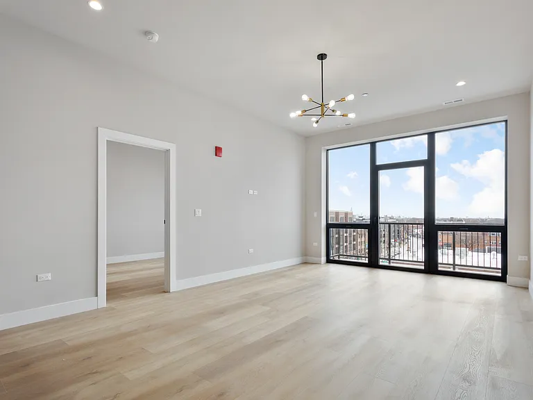 2505 W Farragut Ave #407 — Photo 14