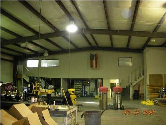 2nd image of 2852 Victoria Ave