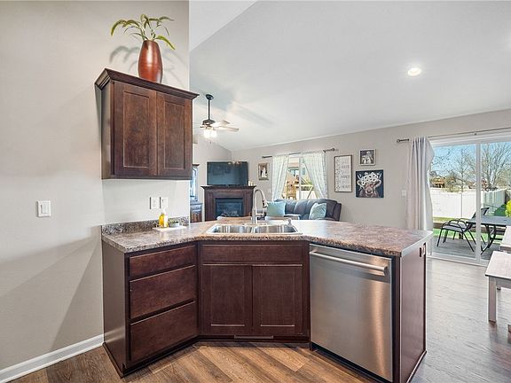 2nd image of 1304 Joshua Ct SE