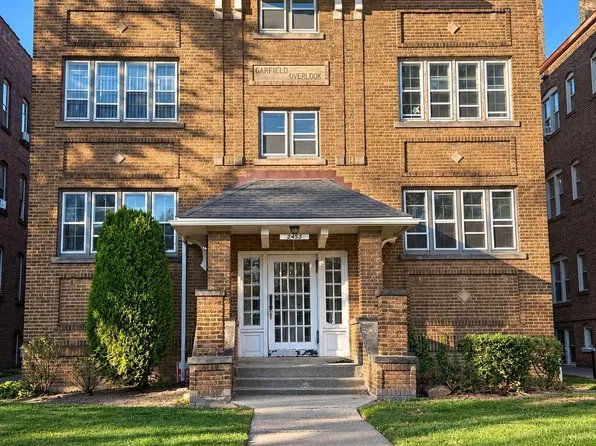 2453 Overlook Rd APT 7, Cleveland, OH 44106