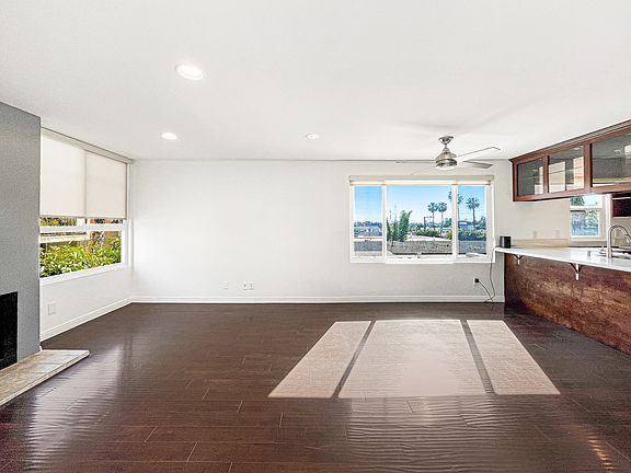 2nd image of 960 N San Vicente Blvd APT 12
