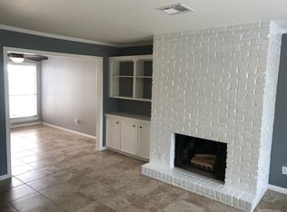 1811 Saxony Ln, Houston, TX 77058