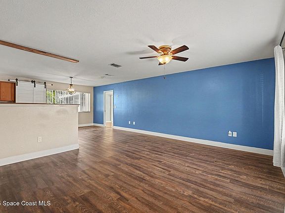 3rd image of 1060 Galleon St