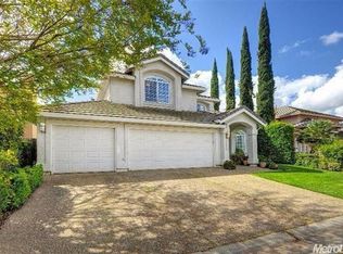 5520 Coronawood Ln, Carmichael, CA 95608