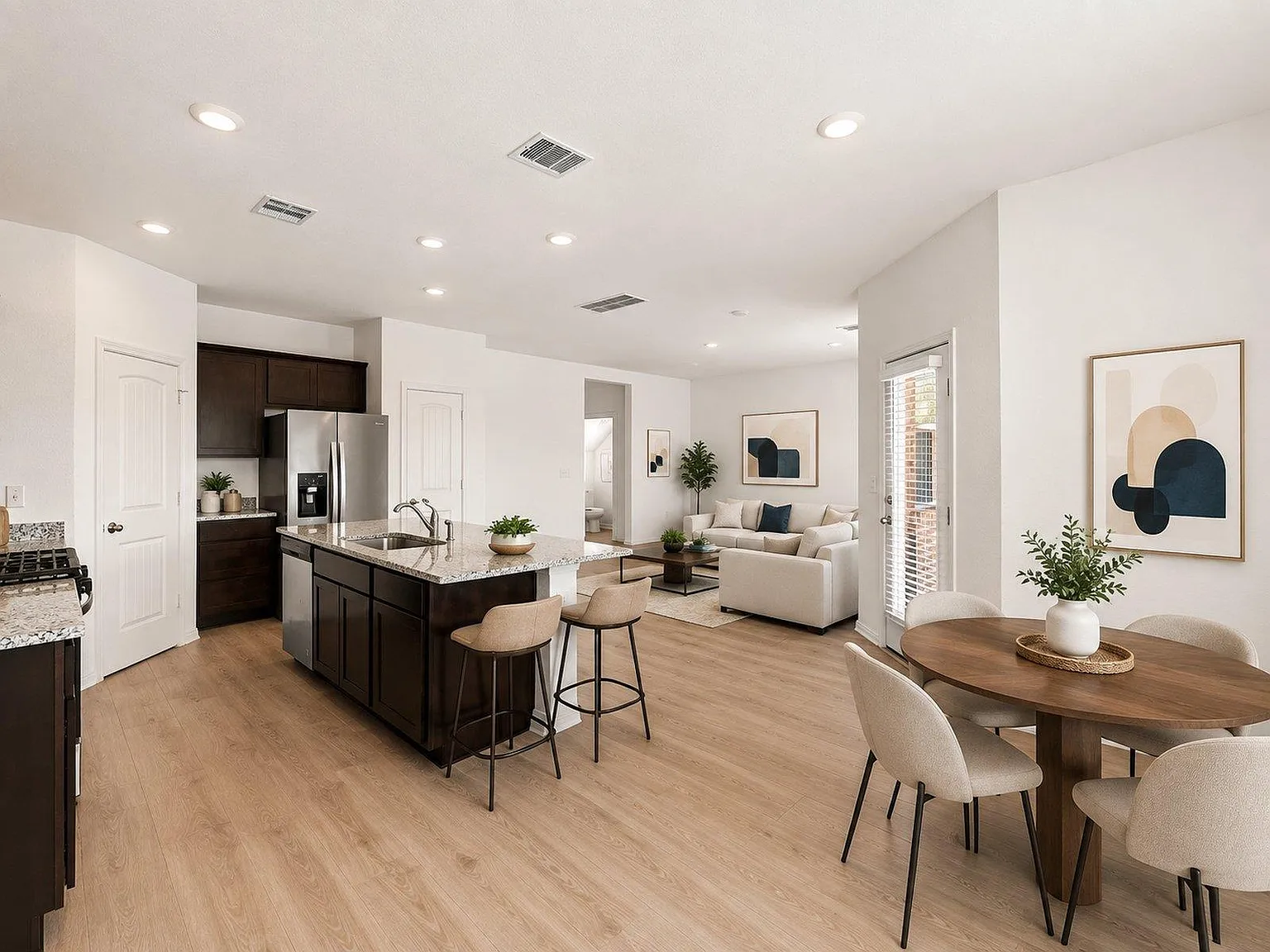 3 bed, 2.5 bath, 1776 sqft, $2,050 — Photo 4