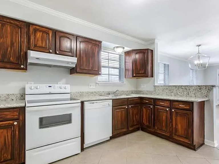 4405 Barnett St #D — Photo 3