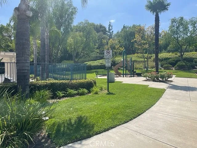 16143 Talbot Ct — Photo 23