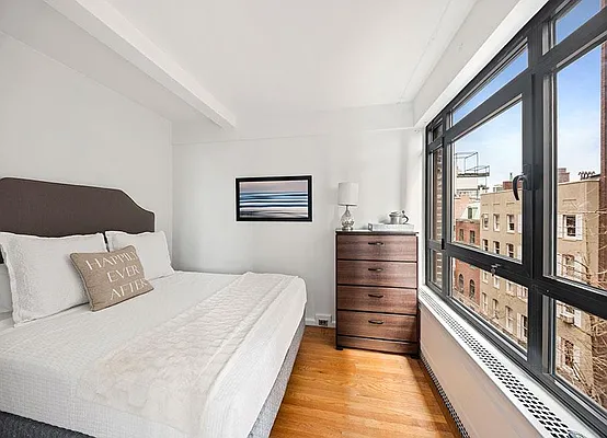 Sold by Warburg | media 11