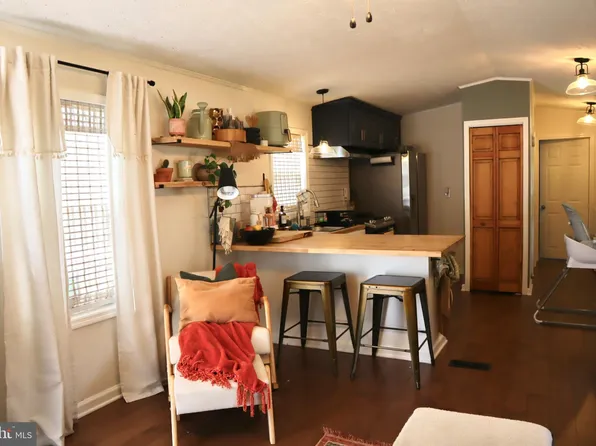 1976 N East Ave #238, Vineland, NJ 08360