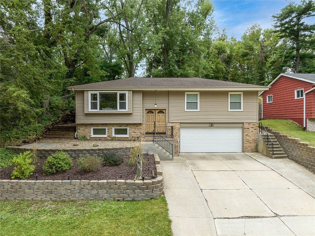 2717 Westwood Dr NW, Cedar Rapids, IA 52405 Zillow