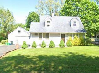 19 Concord Dr, Tappan, NY 10983