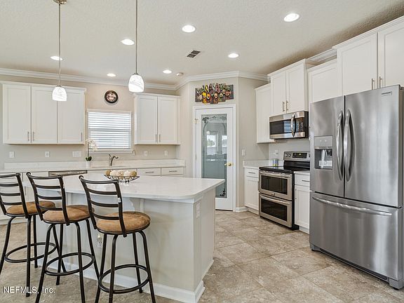 4th image of 8112 Cape Fox Dr