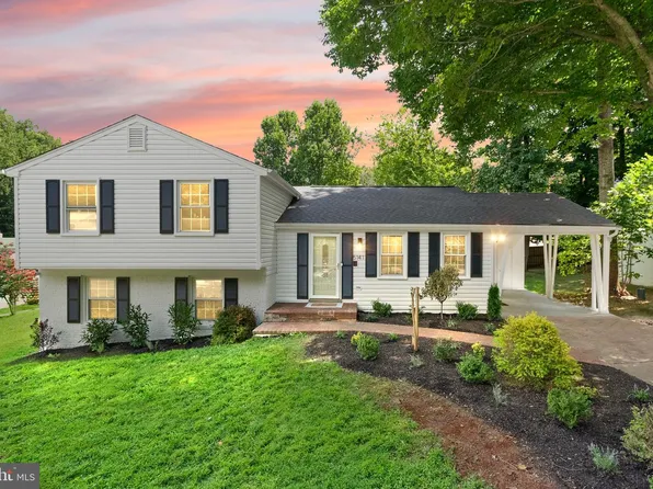 5141 Bradfield Dr, Annandale, VA 22003