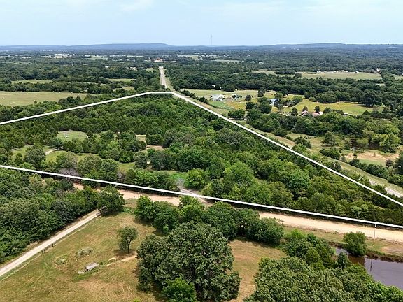 3rd image of 5652 E Highway 71