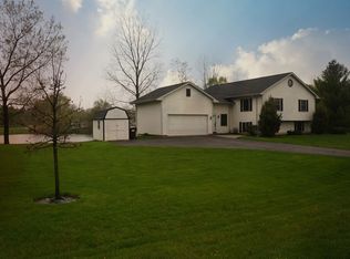 570 Welch St, Gilberts, IL 60136