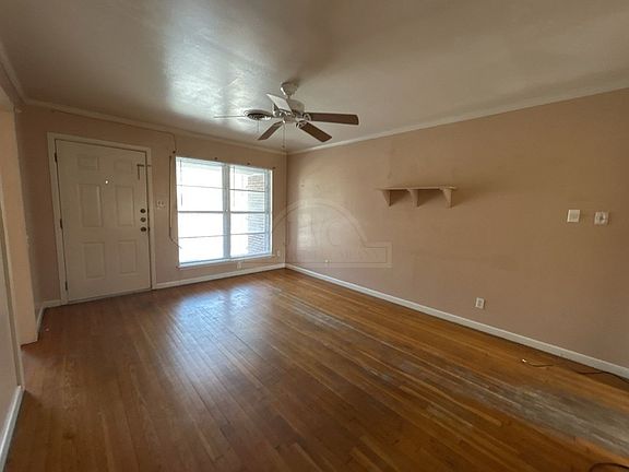 3rd image of 1008 Goode Dr