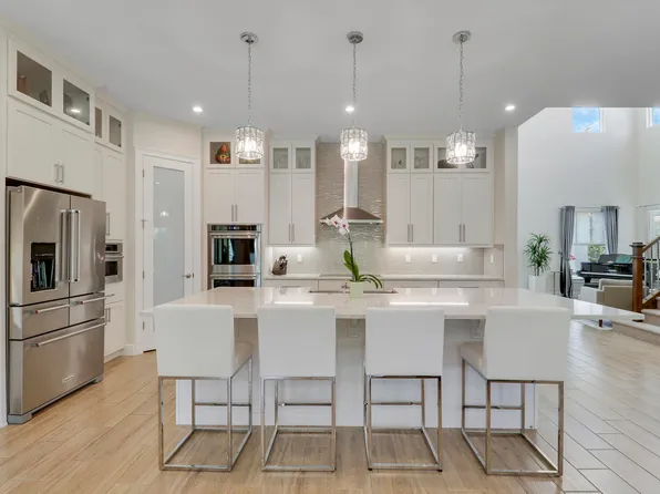 2475 NE Evinrude Circle, Jensen Beach, FL 34957