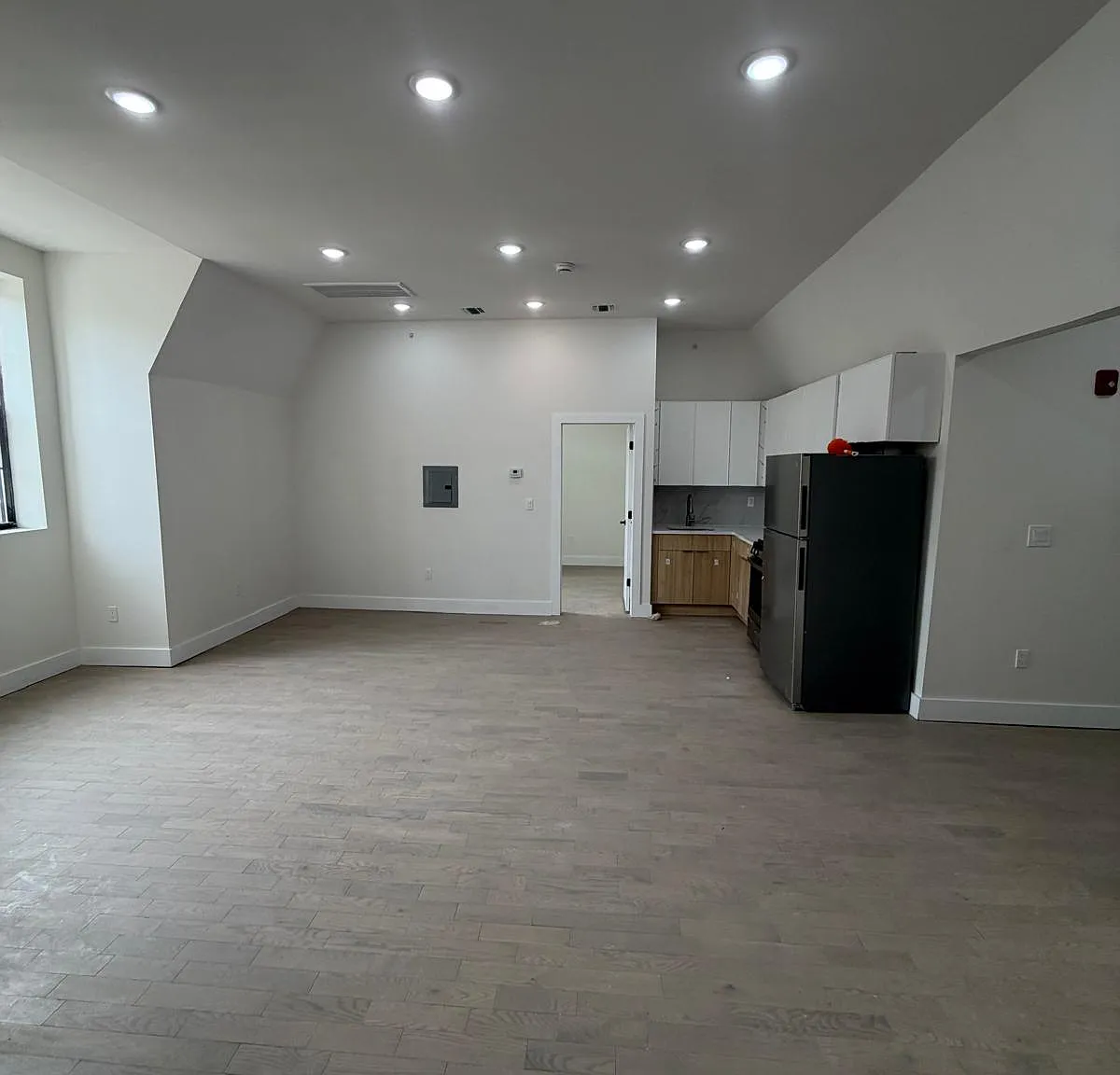 2 bed, 1200 sqft, $2,600 — Photo 1