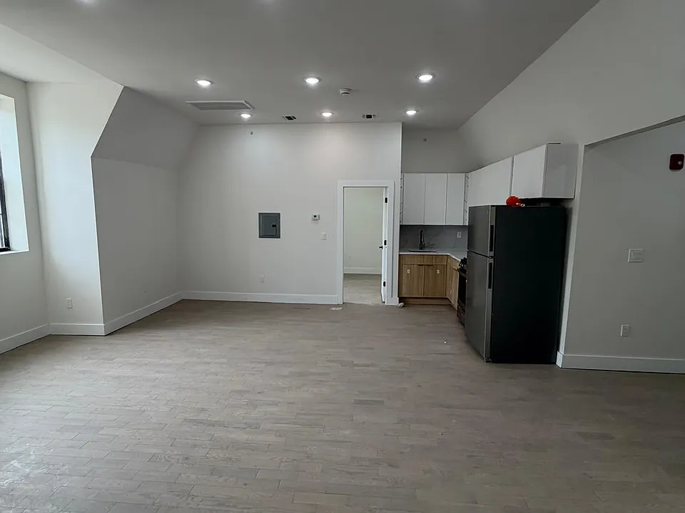 53 Lincoln Park #3A
