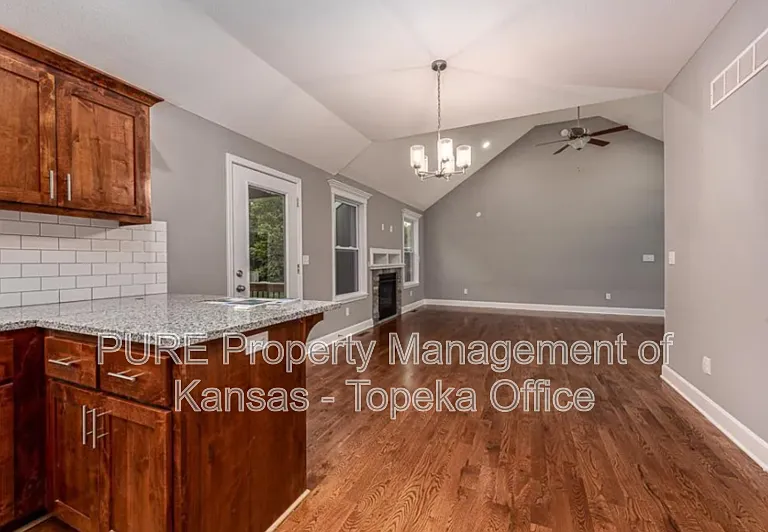 4766 Lakecrest Dr — Photo 6