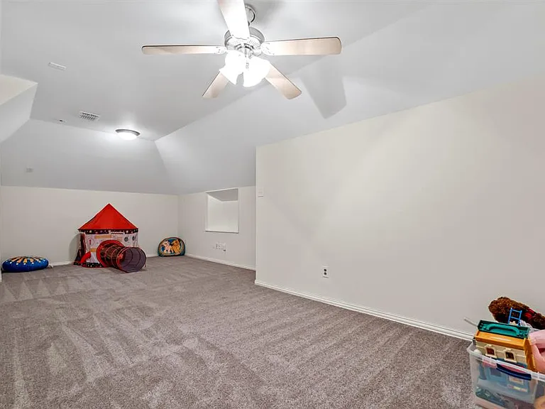 2356 Aurora Dr — Photo 18