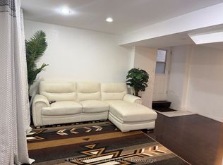 54 Jewel Cres #BASEMENT, Brampton, ON L6R 2P5