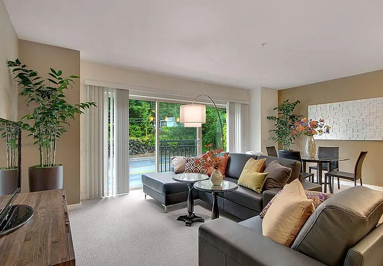 Compass Apartments — Photo 5