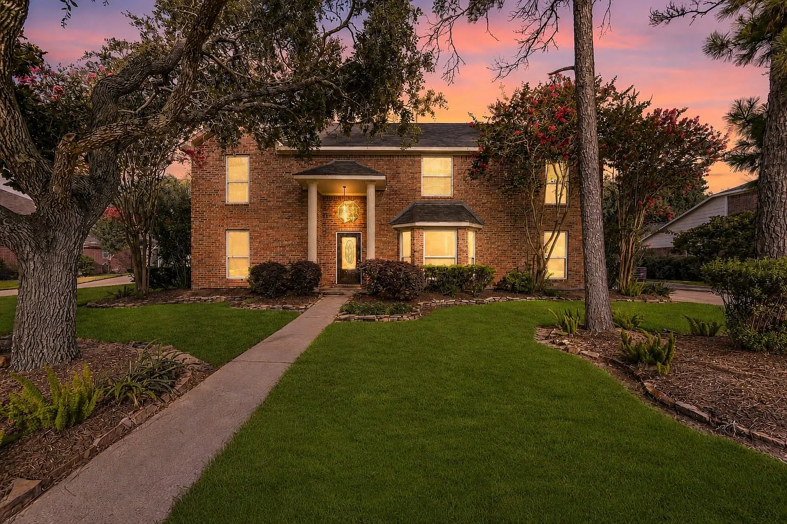 4 bed, 3.5 bath, 3577 sqft, $3,800 — Photo 2