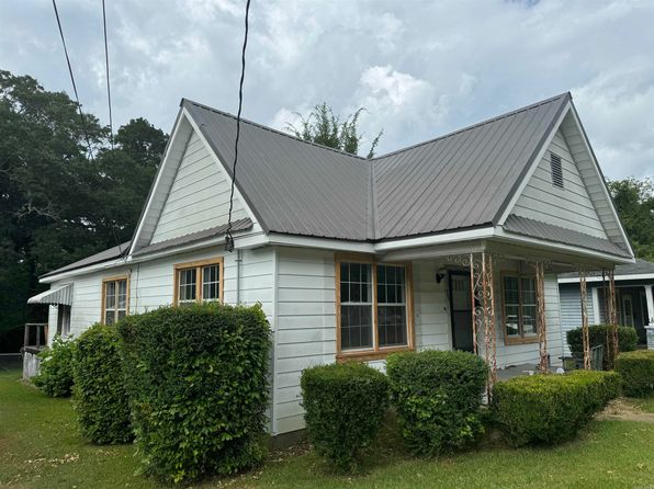 922 Lyons Ln, Camden, AR 71701