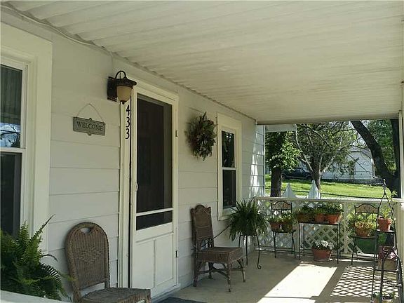 2nd image of 433 N Duff Ave